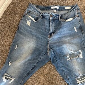 Judy Blue Slim Fit Distressed Jeans